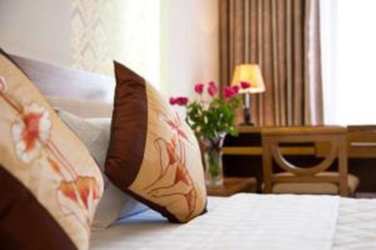 Bedroom 5, Lam Bao Long Hotel, Huế