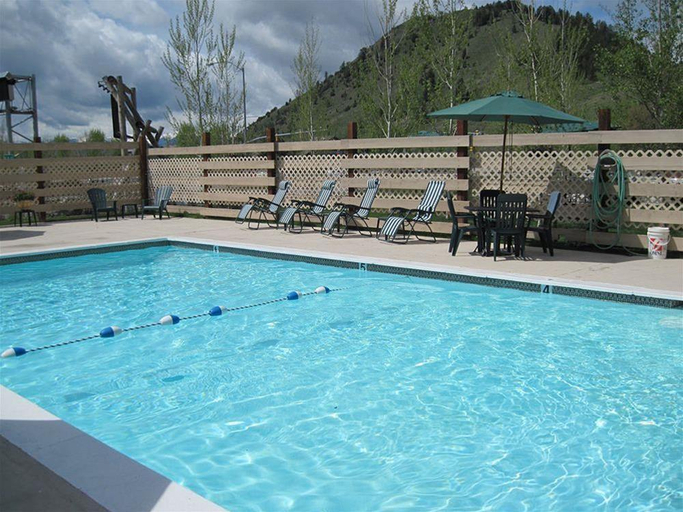 Sport & Beauty, Pony Express Motel, Teton
