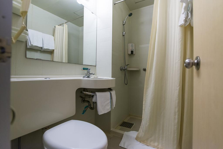 Bathroom 4, Jinjiang Inn Qingdao Development Zone Jinggangshan, Qingdao