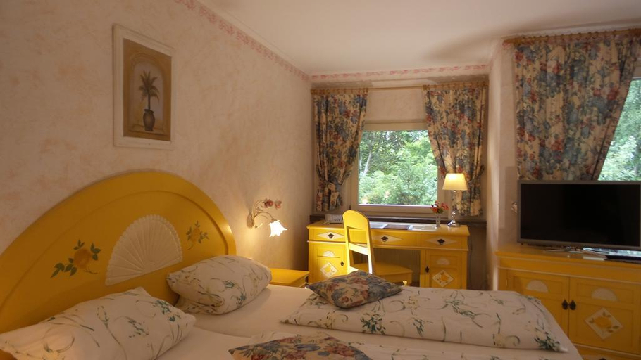 Bedroom 3, Romantik Hotel Historischer Krug, Schleswig-Flensburg