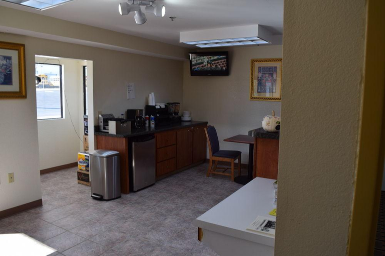 Others 5, Royal Inn & Suites, Douglas