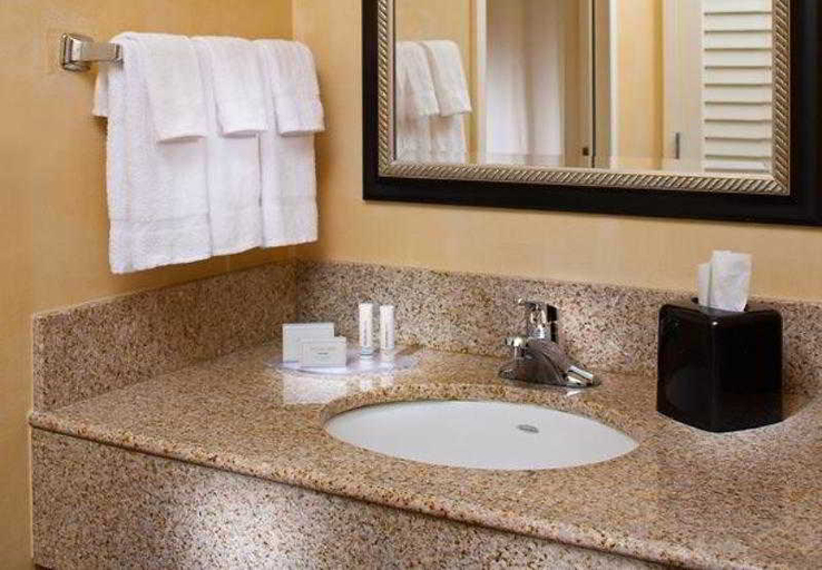 Bathroom 5, Courtyard Memphis East/Park Avenue, Shelby