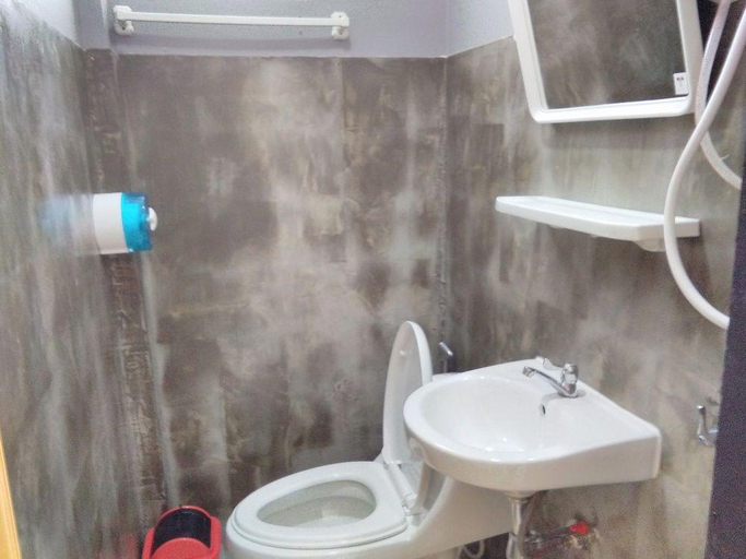 Bathroom 4, North Star Guest House, Muang Chiang Mai