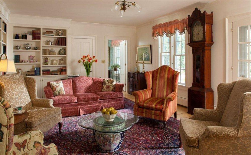 Public Area, The Inn at Round Barn Farm, Washington