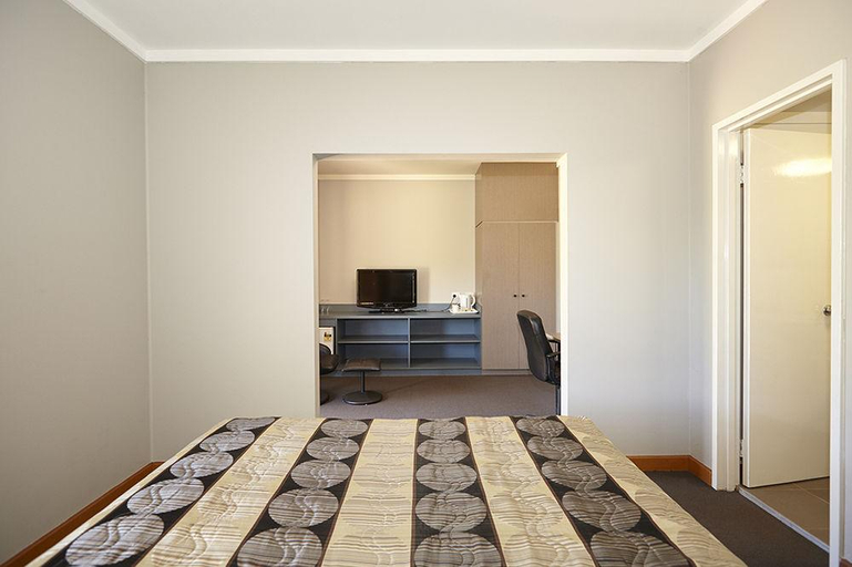 Exterior & Views 2, Seasons Hotel Newman, East Pilbara
