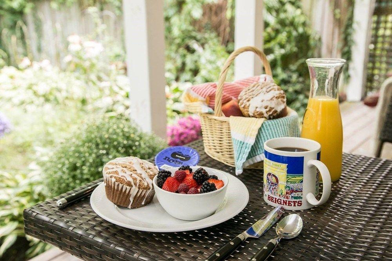 Food & Drinks 5, Hidden Garden Cottages Bed & Breakfast, Allegan