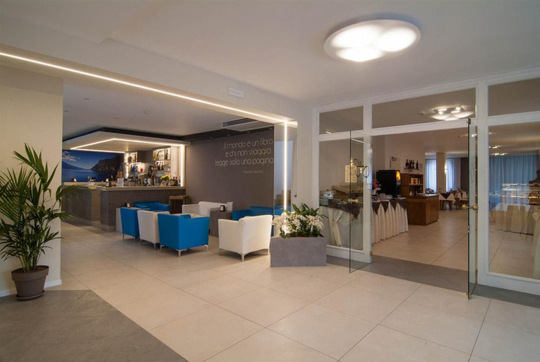 Public Area 2, Albergo Gardesana, Trento