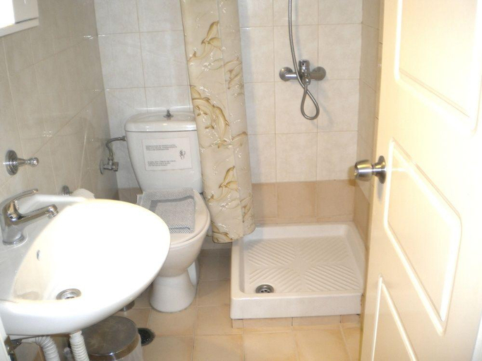 Bathroom, Moka Hotel, Attica