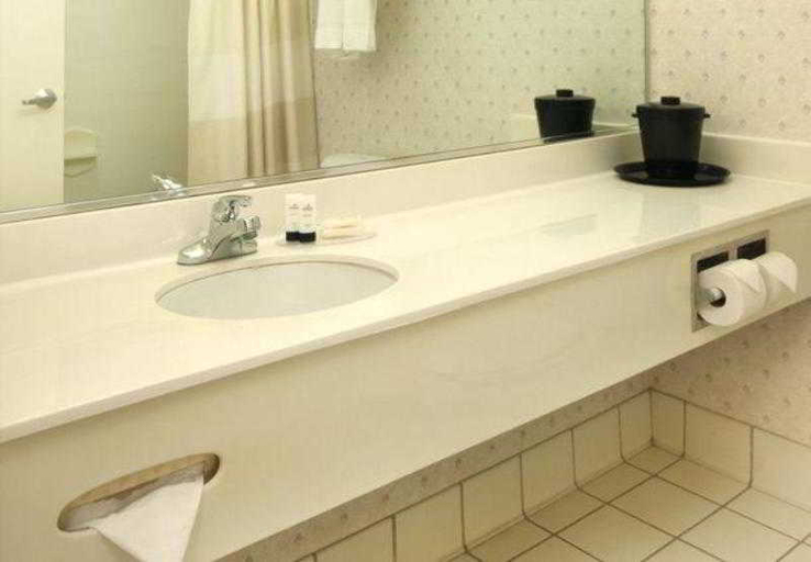 Bathroom 5, Fairfield Inn Erie Millcreek Mall, Erie