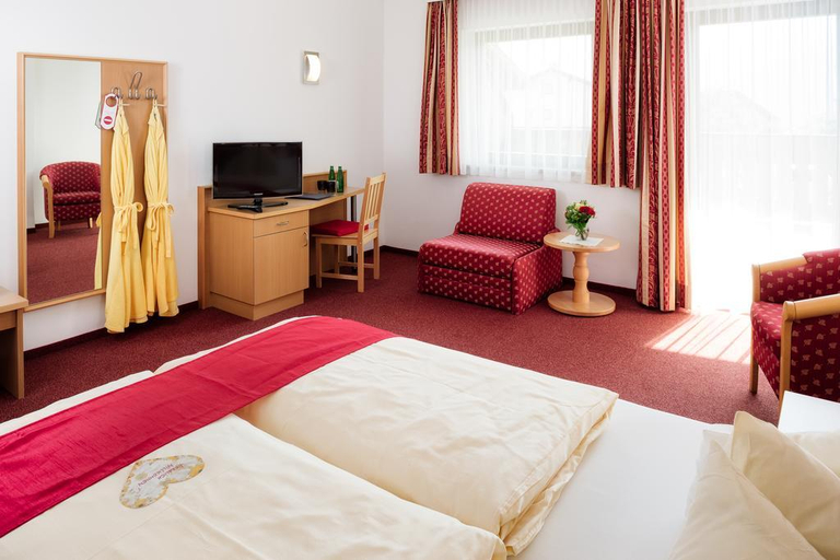Bedroom 3, Hotel Forer, Landeck