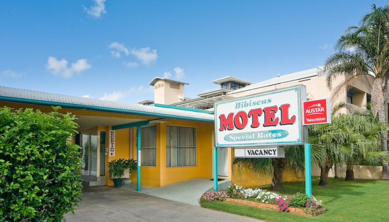 Hibiscus Motel, Byron