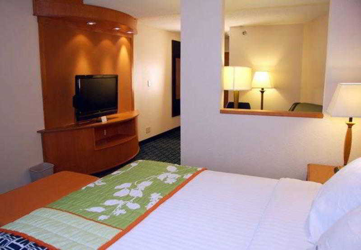 Bedroom 2, Fairfield Inn & Suites Lafayette, Tippecanoe