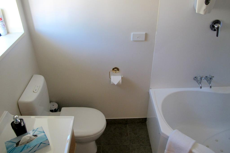 Bathroom 3, The Lakes Motel Twizel, Mackenzie