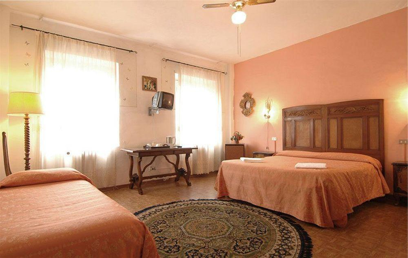 Bedroom 3, Dalì, Florence