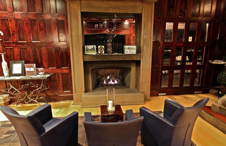Food & Drinks 2, The English Inn and Resort, Capital