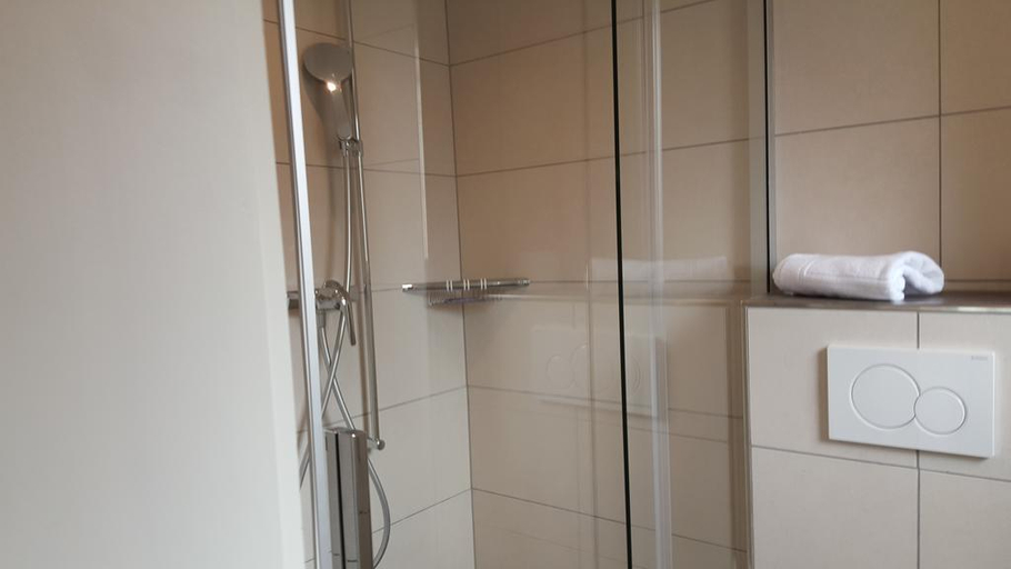 Bathroom 4, Post Hardermannli, Interlaken