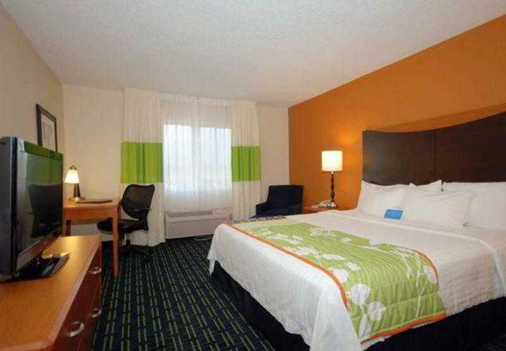 Bedroom 3, Fairfield Inn & Suites Canton, Stark