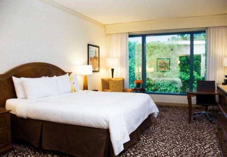 Bedroom 5, Milwaukee Marriott West, Waukesha