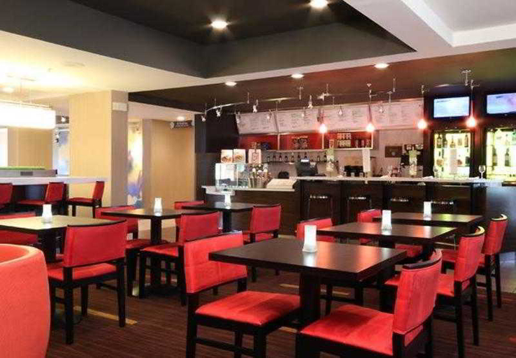 Food & Drinks 5, Courtyard Topeka, Shawnee