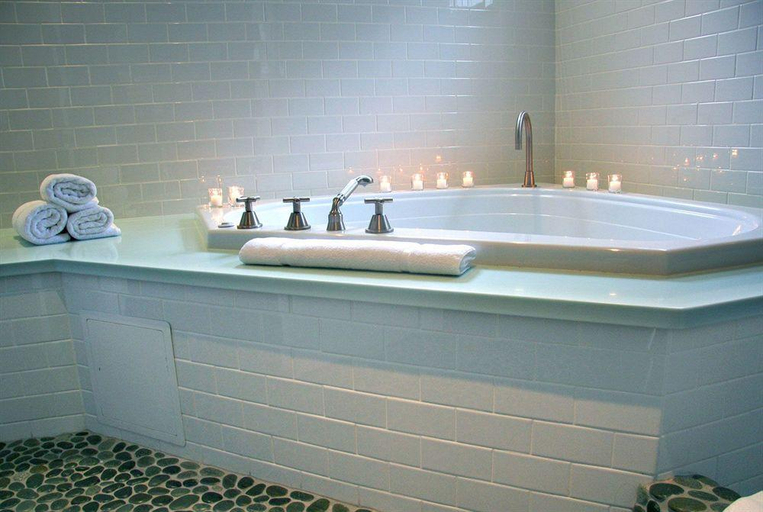 Bathroom, Wine & Roses Hotel Restaurant Spa Lodi, San Joaquin