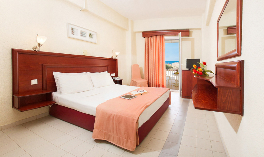 Bedroom, Xenios Loutra Village Beach Hotel, Central Macedonia