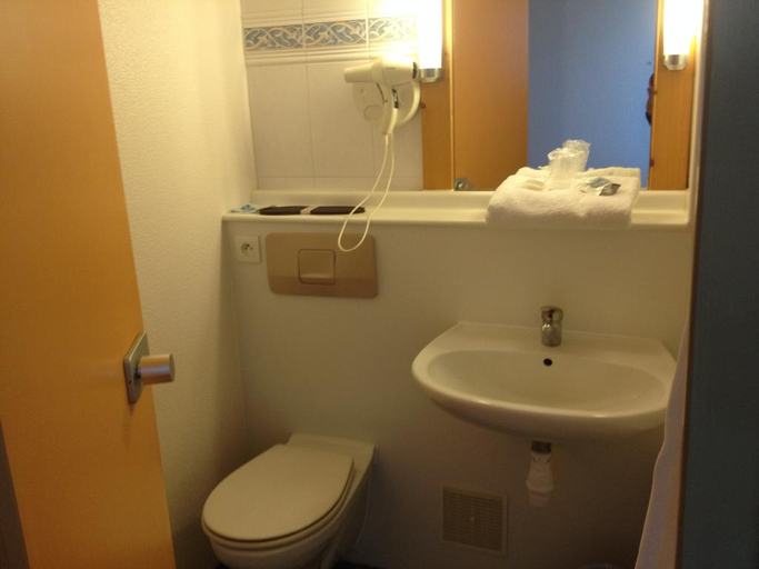 Bathroom, Doubs Hotel Besancon - Ecole Valentin, Doubs