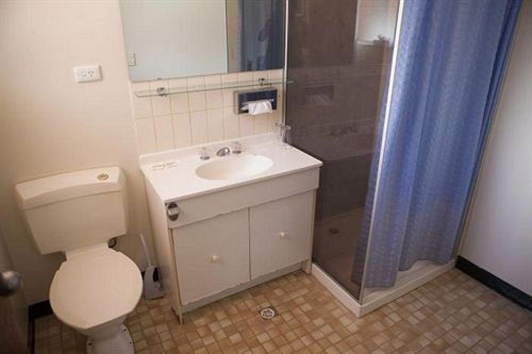 Bathroom 4, The Waratah Hotel, Hobart