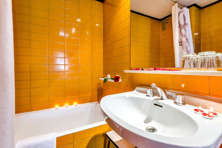 Bathroom 4, Augusta, Barcelona