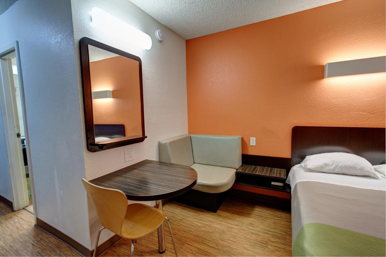 Bathroom 5, Motel 6 Houston-Hobby, Houston