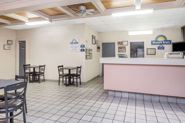 Public Area, Days Inn By Wyndham Perry, Taylor