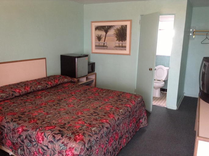 Bedroom 2, Sea Breeze Motel, Atlantic