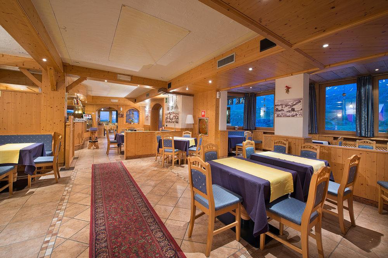 Public Area 4, Hotel Interalpen, Sondrio