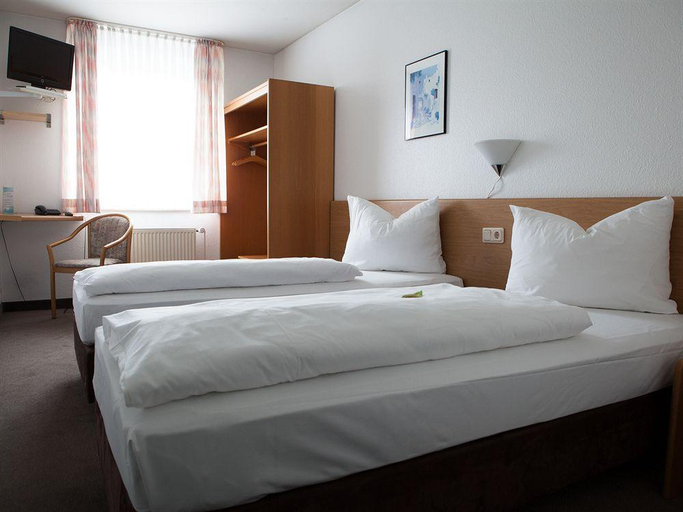 Bedroom 5, Hotel Christina, Köln