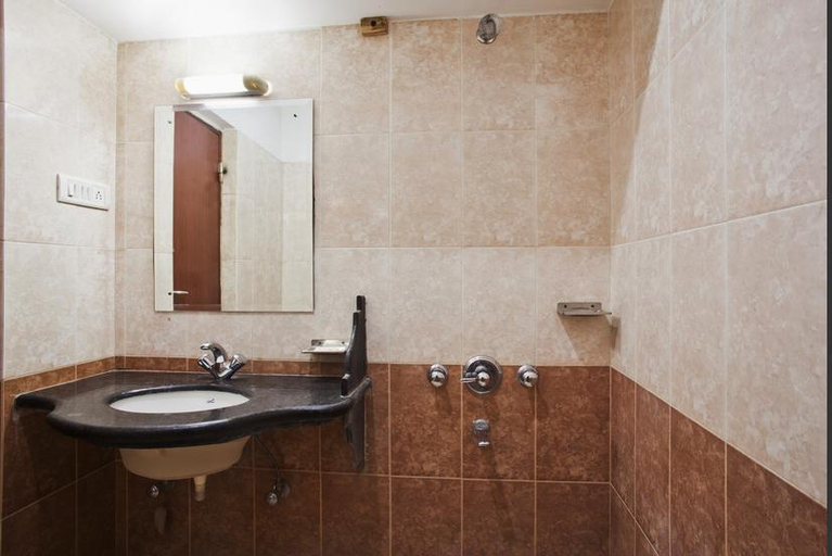 Bathroom 4, Hotel Pioneer Plaza, Jodhpur