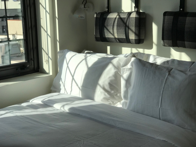 Others 5, Gowanus Inn and Yard, New York