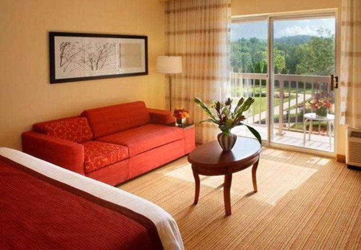 Public Area 4, Courtyard Basking Ridge, Somerset