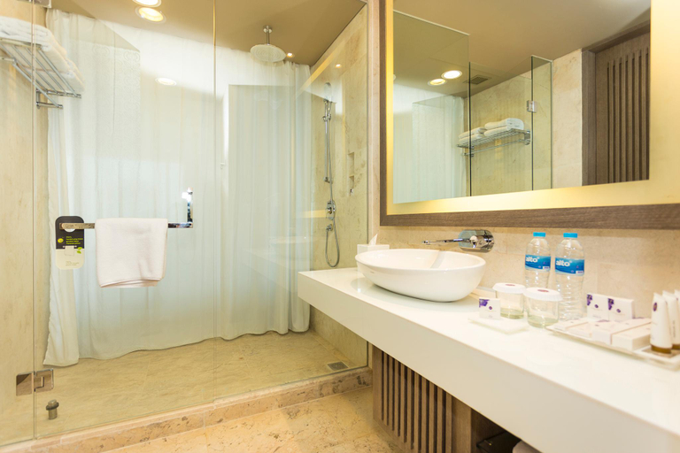 Bathroom 5, Grand Mercure Jakarta Kemayoran, Central Jakarta