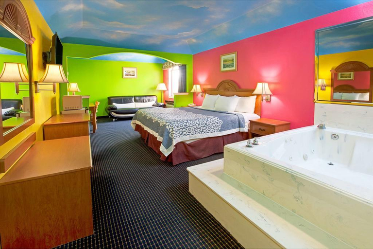 Bedroom 3, Days Inn & Suites Houston Channelview TX, Houston