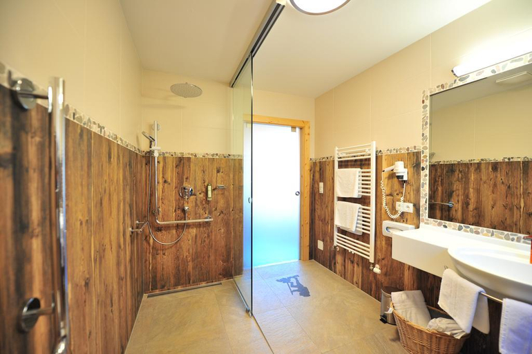 Bathroom, Hotel Alpenpanorama, Kufstein