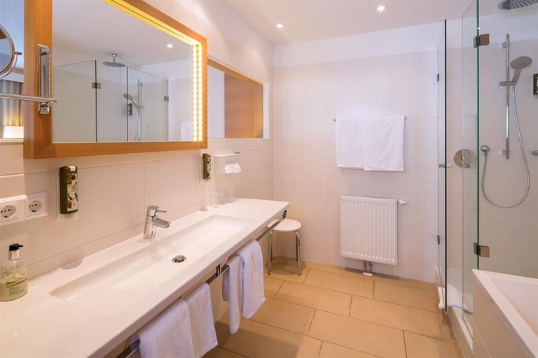 Bathroom 4, Hotel Alpenrose Kufstein, Kufstein