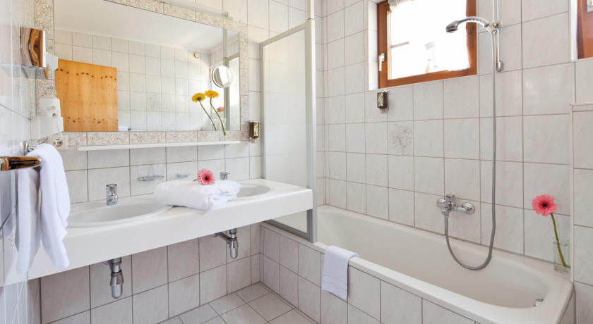 Bathroom 5, Alpenkönigin, Landeck
