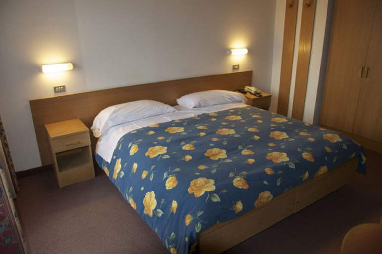 Bedroom 3, Albergo Sciatori, Trento