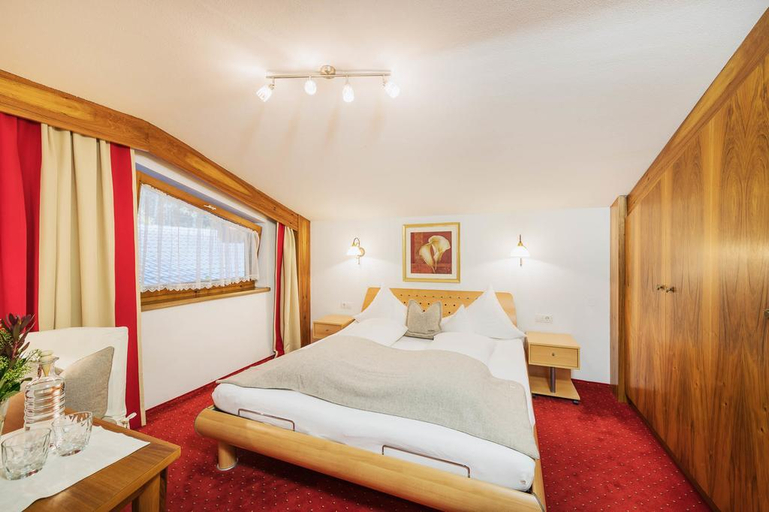 Bedroom 3, Vitalhotel Edelweiss, Innsbruck Land
