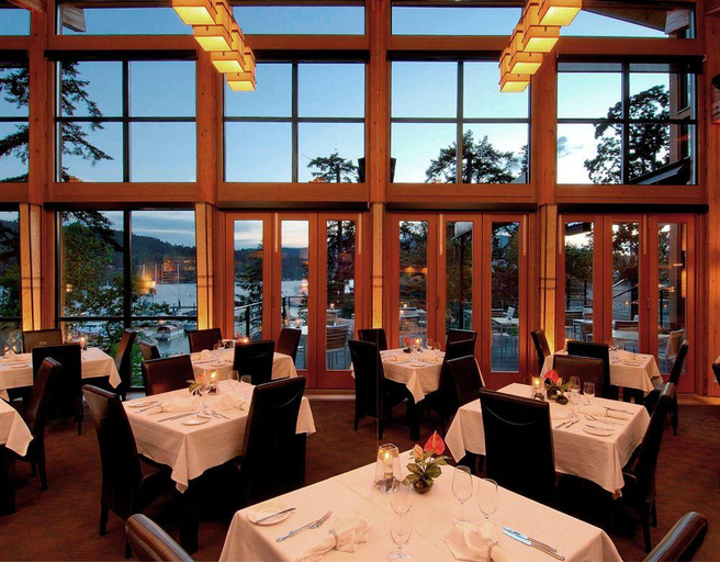 Food & Drinks 5, Brentwood Bay Resort, Capital