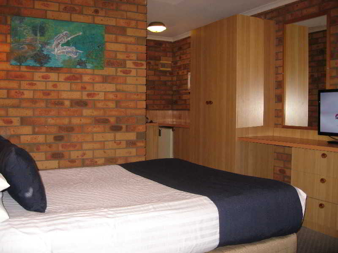 Bedroom 3, Ocean View Motor Inn, Bega Valley