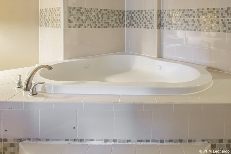 Bathroom 4, Rodeway Inn Oceanview, Atlantic
