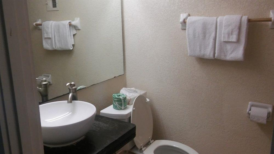 Bathroom, Hotel Corpus Christi Bayfront, Nueces