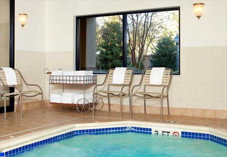 Sport & Beauty 2, Courtyard Atlanta Alpharetta, Fulton