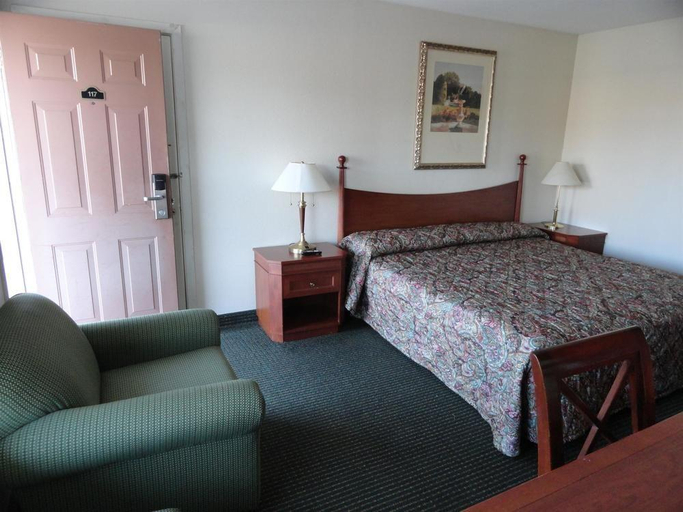 Bedroom 4, Budget Inn Jefferson, Marion