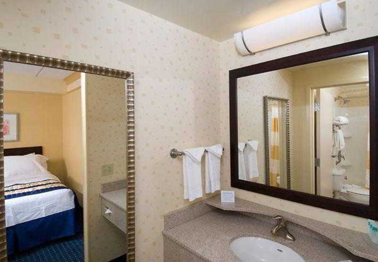 Bathroom 5, SpringHill Suites Marriott Norfolk Old Dominion University, Norfolk